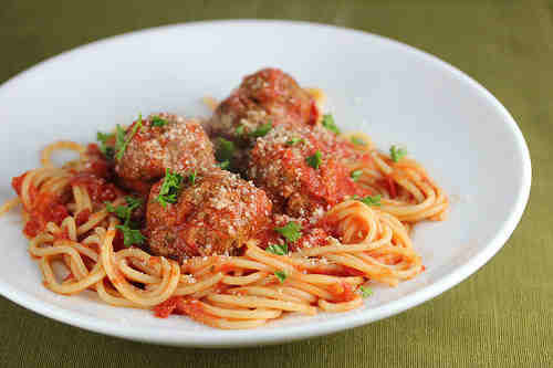 Meatballs & Tomato Sauce Pasta